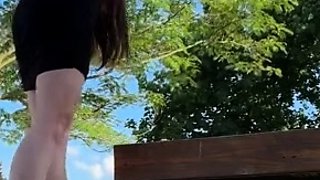 Public amateur fucked outdoors before cumshot