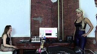 Amateur redhead MILF has facial