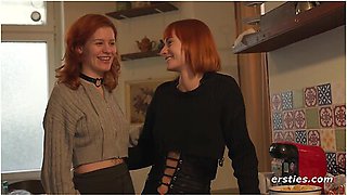 Die Sexuellen Damonen Dolly Und Mia Ficken Den Schlafenden Toyboy In Seinen Traumen