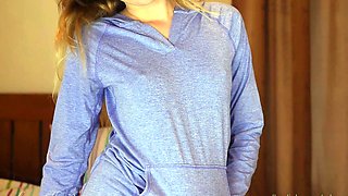 Beauty small tit amateur teen masturbating her shaved pussy