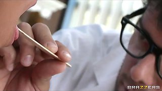 HOT ebony patient Leilani Leeane fucks her doctor to feel better