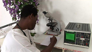 She Cheats on Her Husband at the Gynecologist