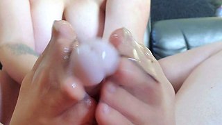 Sexynympho webcam model uses toy on clit to masturbate