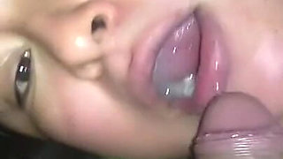 A Blowjob From My Foreign Friend Before I Go to University, She Swallows the Semen