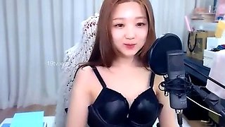 Nice teen camgirl shows her natural tits: Big Tits, Amateur  Babe Porn