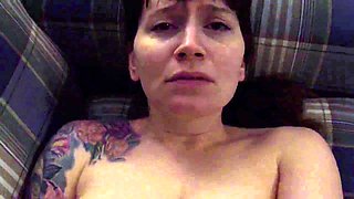 Bettie Bondage – Warming Up In Mommy’s Pussy