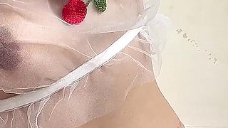 Hana Buy New Dress Wear on Look Nice