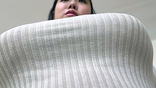 A Female College Student With Super Large L-cup Breasts Who