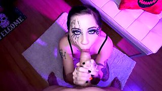 Tattooed American babe gives an amazing blowjob in POV