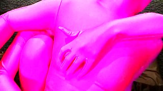 amateur innocent doll1 fingering herself on live webcam