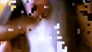 Chinese Amateur MILF Gives a Handjob