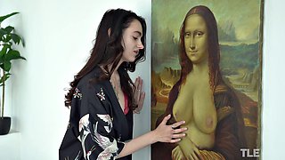 Brunette Lisa Cute Masturbation