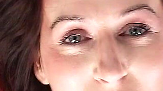 Creamy Pussy Flowed From the Vibrator, Hairy Horny Madam Shoved the Vibrator Into Her Pussy