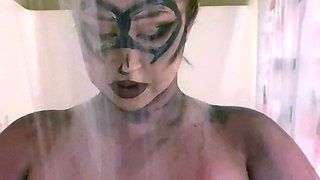 Awesome Big Boobs Blonde Masturbates In The Shower