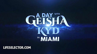 Blonde CaliforniaBabe is Ready to Fuck On Vacation Trip