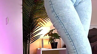 Crazy Jeans Masturbation with the Hottest Take off Her Jeans