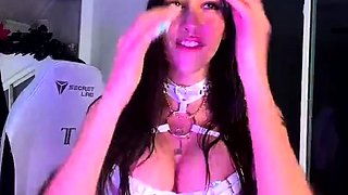 Izzy Green Oiled Up Squirting Masturbation With Butt Plug