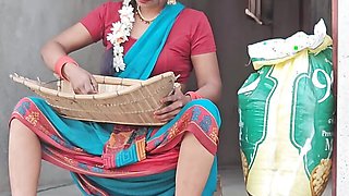 Hot bhabhi ki chudai chut with sari removal