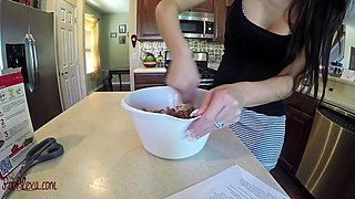 Young amateur teen in solo masturbation playing with herself