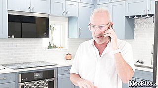 Lissome Lola Valentine's dilf video