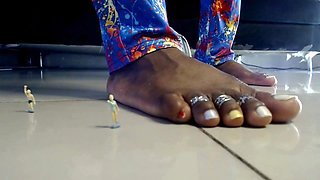 Housecleaning, Survive the Giantesss Cleaning Spree, Bare Foot Crushing