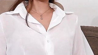 Perverted Guy Researching "cooking" on His Girlfriend's Body, Claiming Natural Is Best