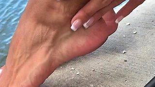 Amateur Foot Fetish Girlfriend Sucks and gives a Footjob