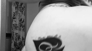 Solo girls masturbate until orgasm for
