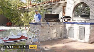 Brazzers - Tommy King enjoys getting her tight ass hole drilled by her neighbour's pulsating cock