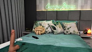 Blonde tight pussy babe solo toy fun in glamour masturbation