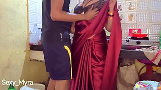Desi bhabhi got fucked in kichen very hard