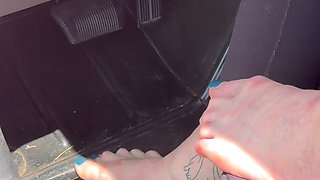 Pedal Pumping Size 16 Feet in Jeep Heels & Barefoot