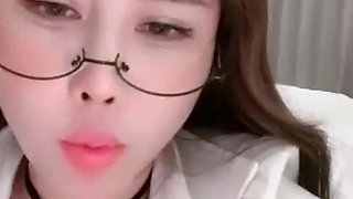 Amateur Asian teen sucks this big hard cock