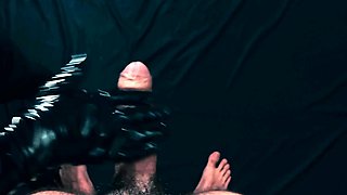 Amateur Girlfriend Gives Handjob With Big Cum