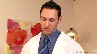 I Want Them Bigger! With Bella Reese, James Maverick - Brazzers