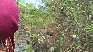 College couples enjoying outdoor fucking