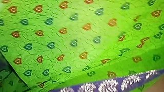 Call the school girl at home and come to the saree