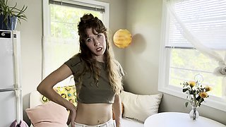 Amateur brunette double toying on webcam