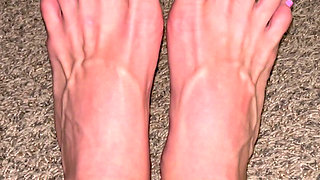 Veiny Feet After Shower - Silent Tease by Ivys Feet Footivities