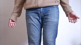 Crossdresser trains his Ass with a Dildo