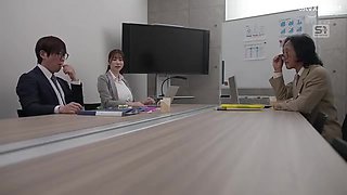 Unexpected Shared Room with a Shy Subordinate Who Always Stares at My Chest x2x9FE684BD91F6D67158