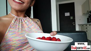 Amateur porn Thai young cutie making her day better