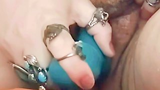 Curvy MILF Squirts!