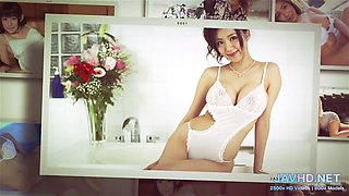 Watch this Japanese compilation of kinky sex and pee action with a squirting twist!