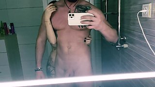 Homemade Deep Blowjob in the Bathroom with Cum on the Face