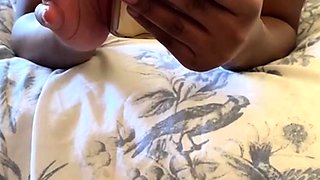 Amateur webcam girl masturbate big dildo