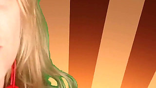 Pretty Little MILF Get's a Mega Facial