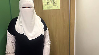 An Arab Maid Seduced a Client in a Hotel Room