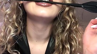 Big ass pale brunette milf with