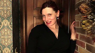 Horny mature woman POV exciting xxx movie